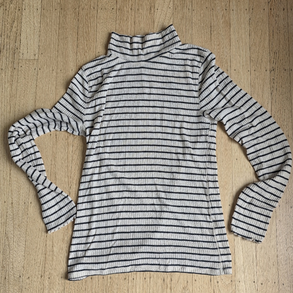EUC Abercrombie & Fitch Striped Mockneck Sweater Size L